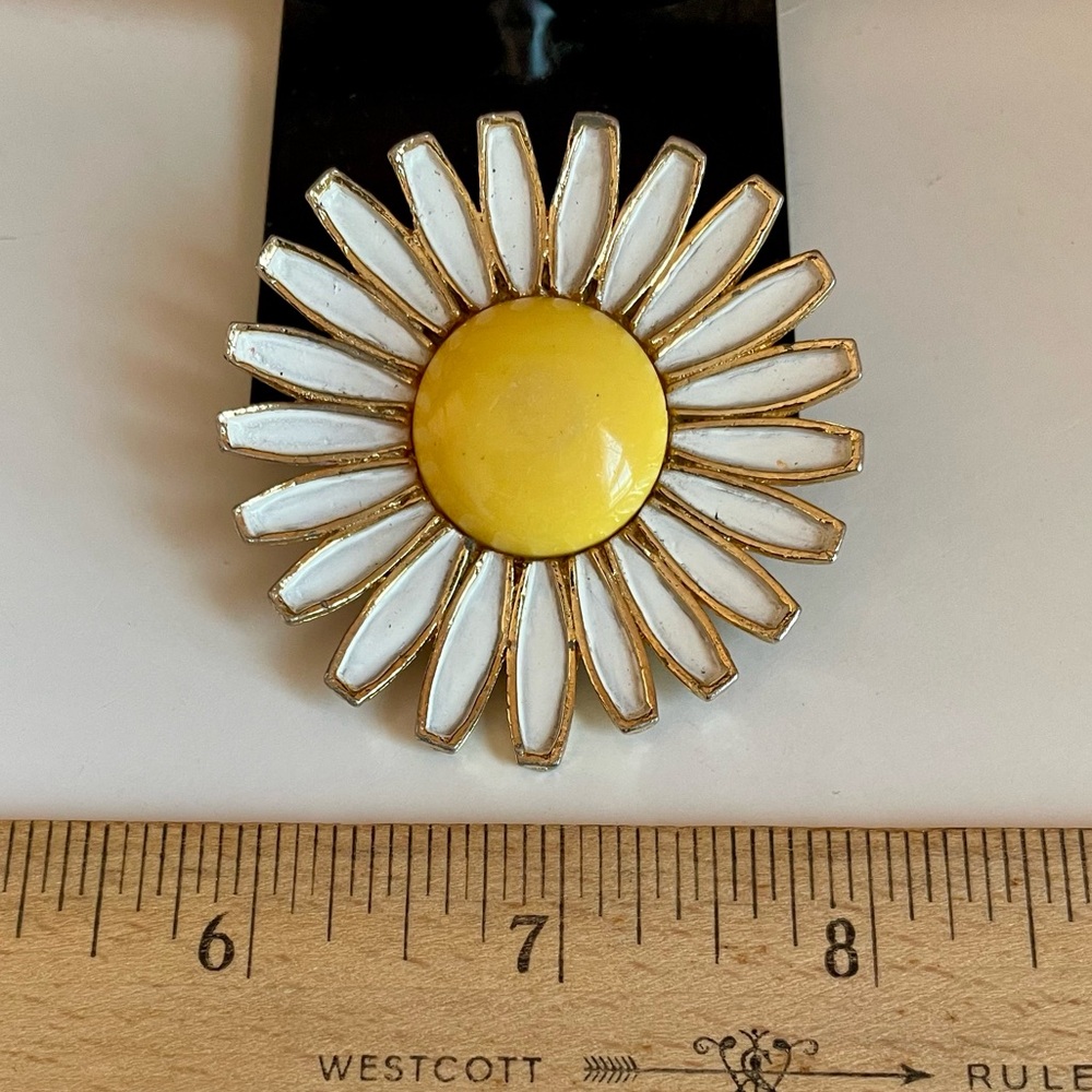 Vintage Signed Weiss Daisy Flower Brooch Enamel And Goldtone Metal - Picture 2 of 6
